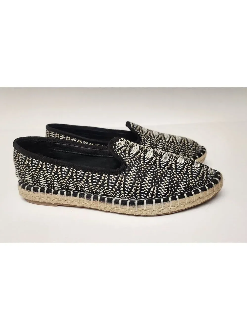 Universal Thread Espadrilles Flats Women's Casual Black Fabric Stitched Size 7